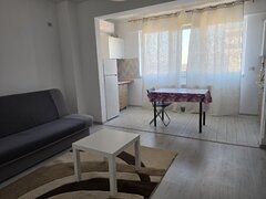 Uverturii, Polux Residence
